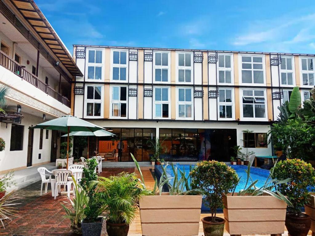 Aerostop Hotel & Restaurant Plaridel  Exteriér fotografie